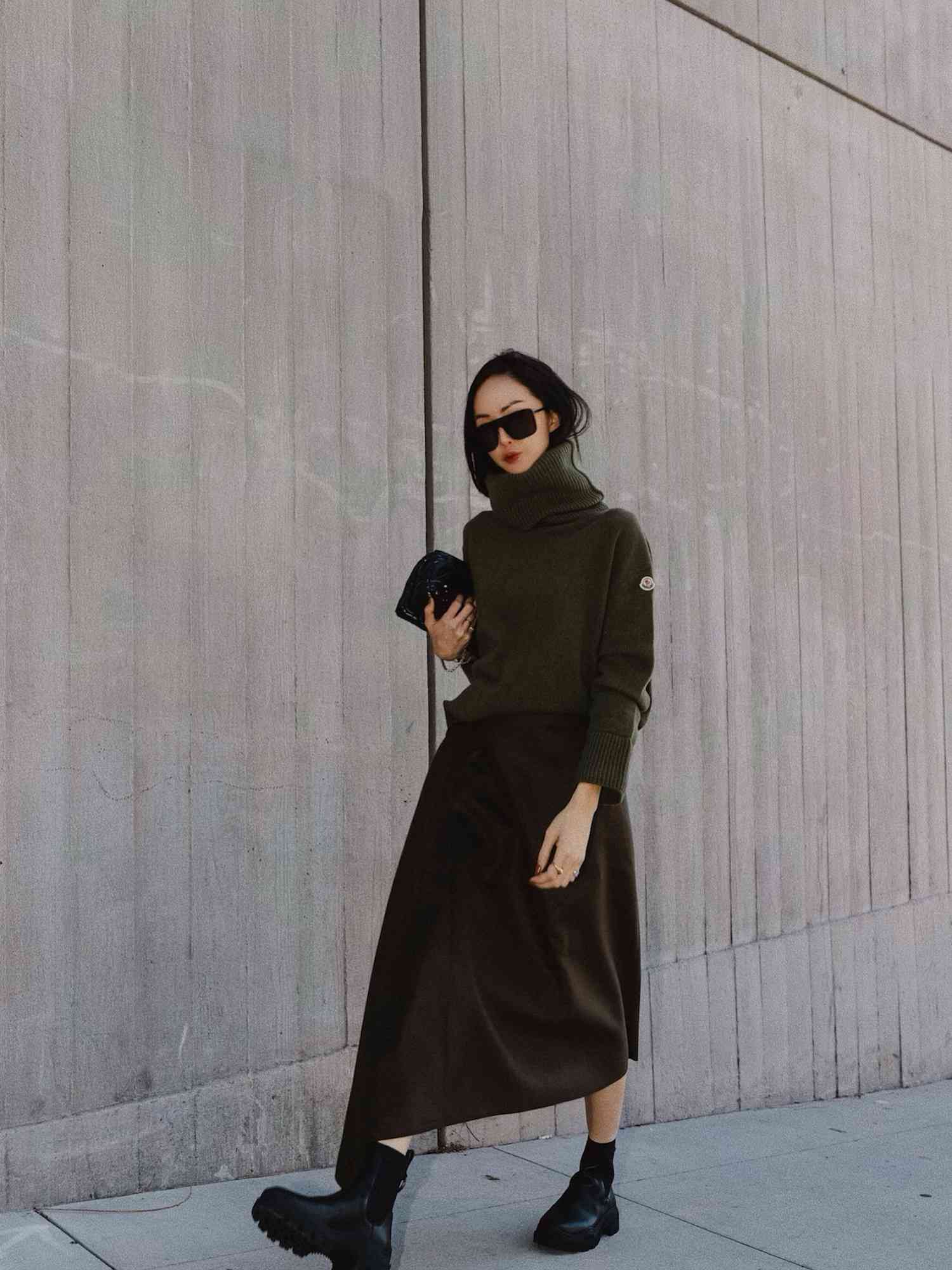 Monochromatic Dark Green Sweater and Midi Skirt — Early Winter Outfits