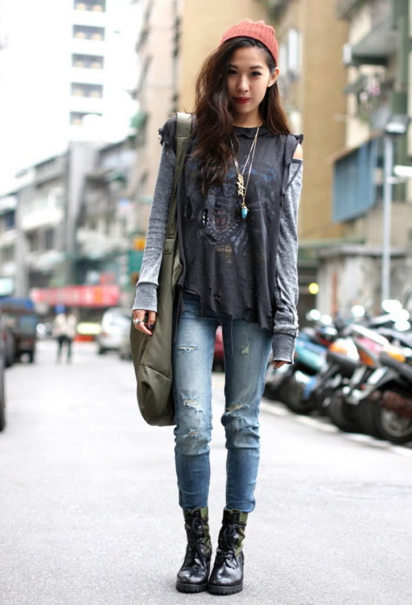 Distressed Tee and Skinny Jeans for a Slim-Fit Grunge — Grunge Winter Outfits