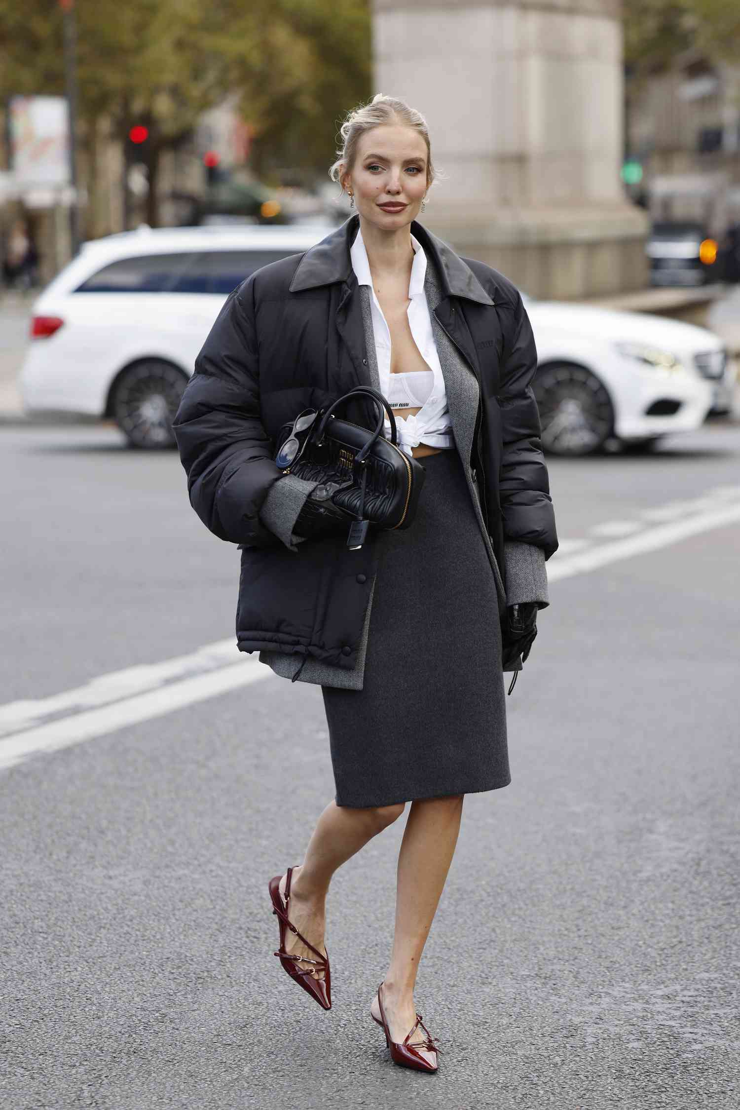 Oversized Puffer Coat with Grey Tones and Burgundy Flats Oversized Puffer Coat with Grey Tones and Burgundy Flats — Black Coat Outfits