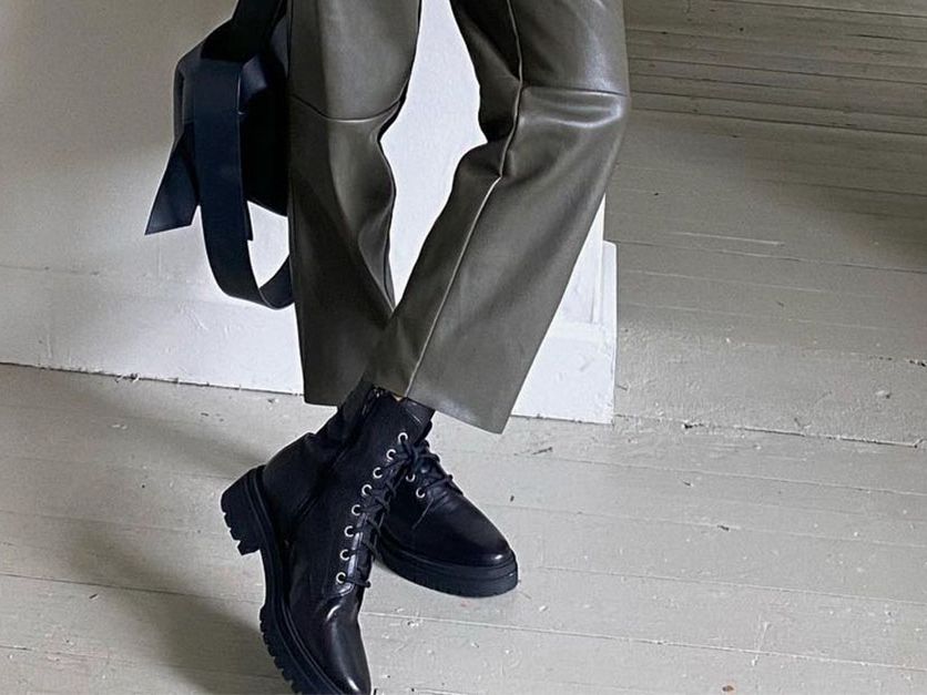 Black Lace-Up Combat Boots Outfit Idea Black Lace-Up Combat Boots Outfit Idea — Combat Boots Outfits