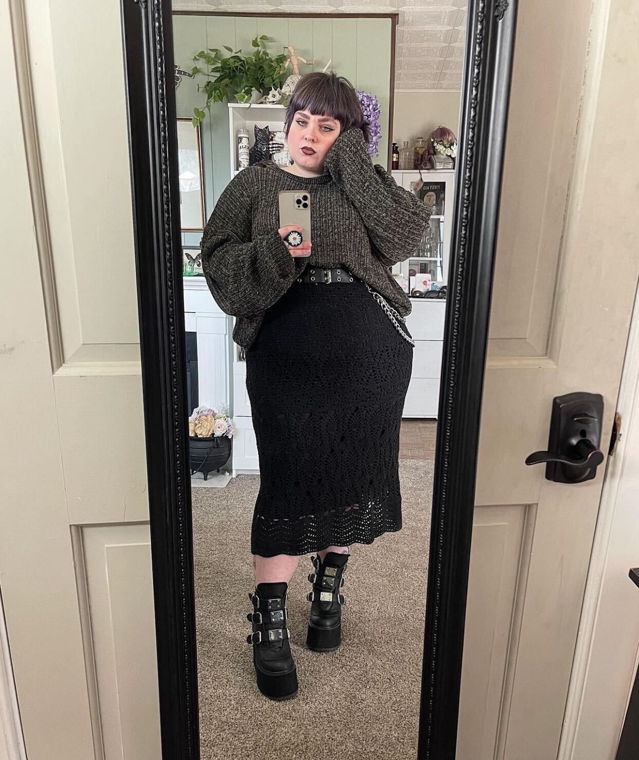 Chunky Knit Sweater and Crochet Skirt with Platform Boots — Grunge Winter Outfits