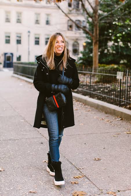 Winter Ready: Black Turtleneck with Parka and Sneakers Winter Ready: Black Turtleneck with Parka and Sneakers — Turtleneck Outfits