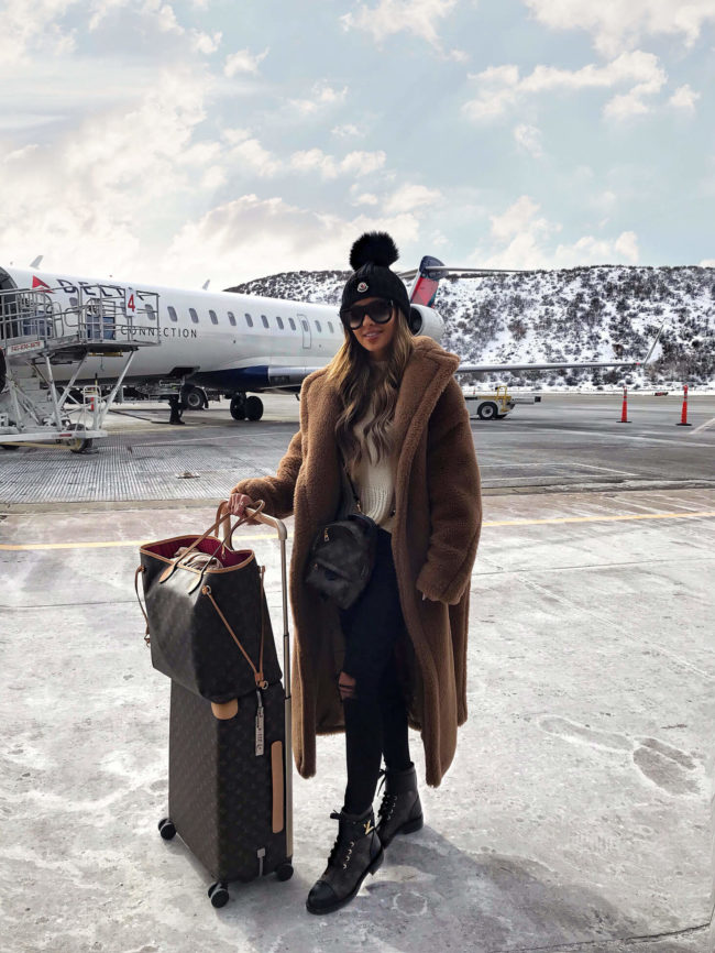 Cozy Airport Style: Teddy Coat with Knit and Denim Cozy Airport Style: Teddy Coat with Knit and Denim — Winter Travel Outfits