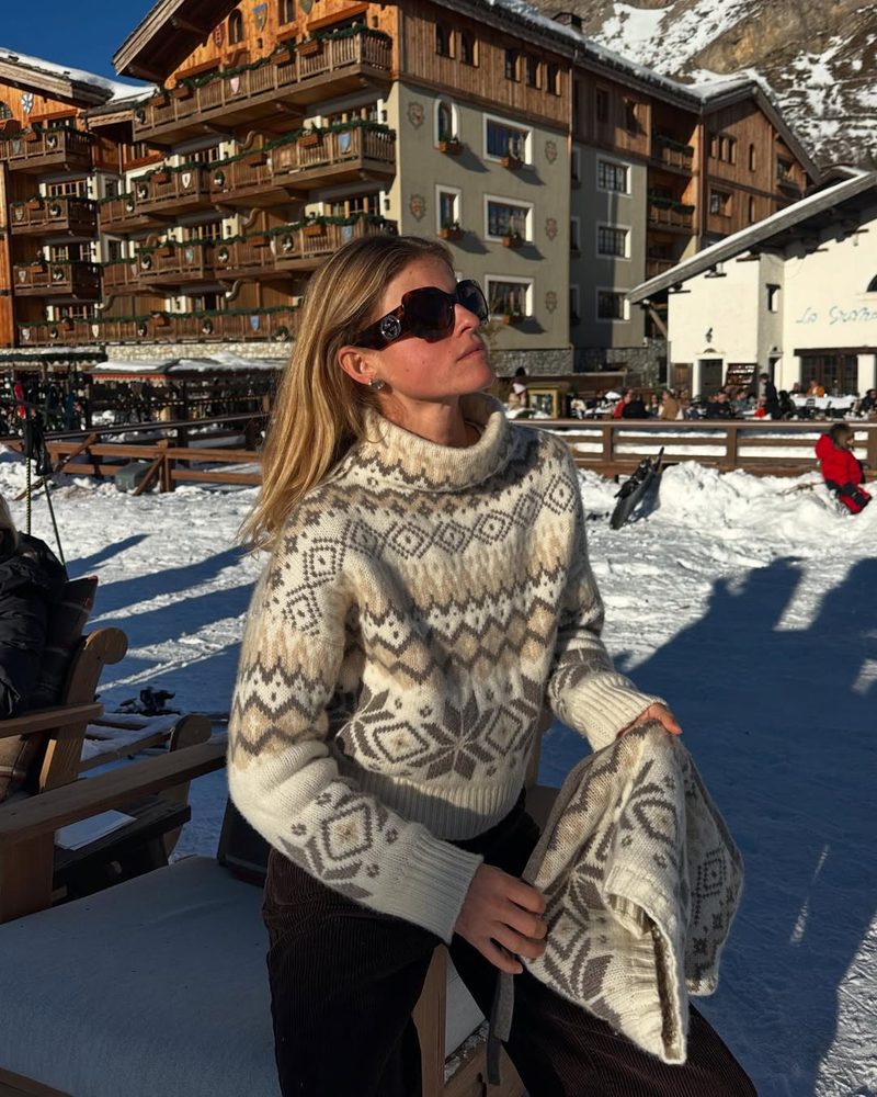 Cabin Chic: Fair Isle Sweater and Corduroy Pants Cabin Chic: Fair Isle Sweater and Corduroy Pants — Winter Travel Outfits