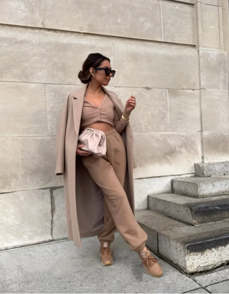 Monochromatic Beige Sweatpants Loungewear Set — Sweatpants Outfits