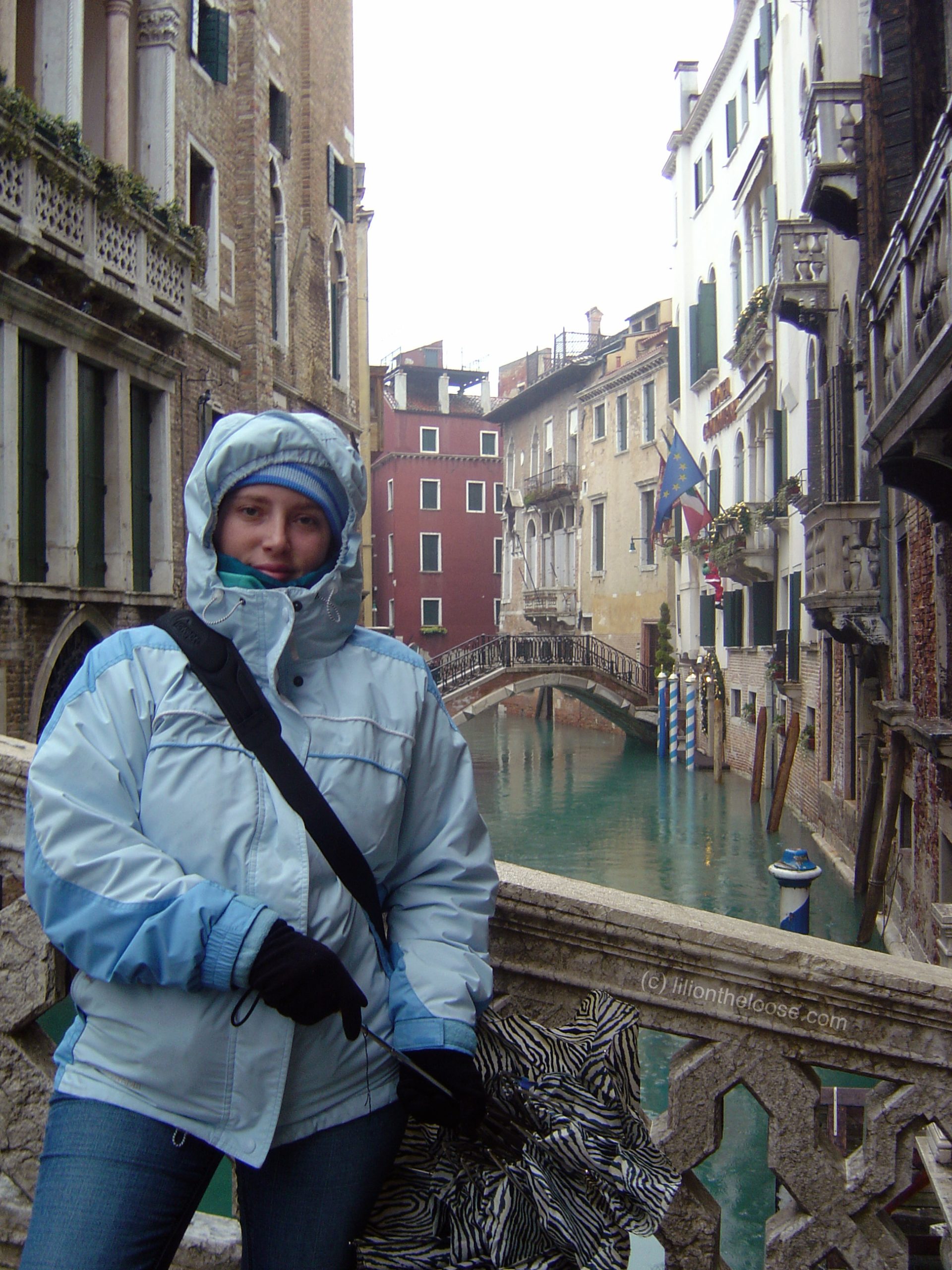 Light Blue Puffer Jacket for Casual Winter Travel — Italy Winter Outfits