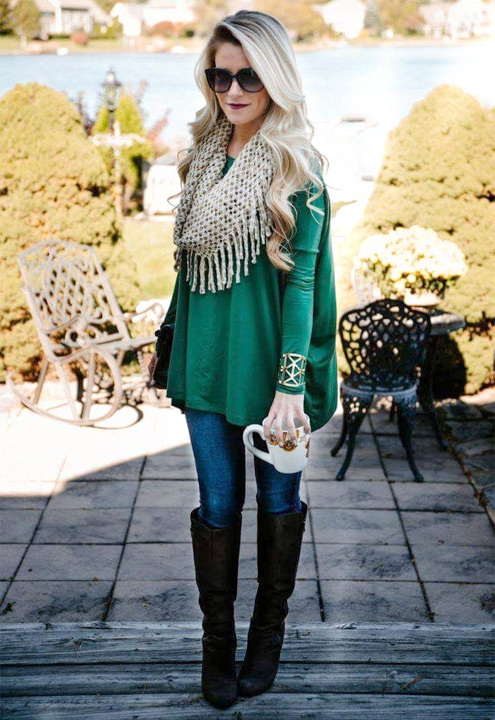 Chunky Knit Scarf with Fringe Balances an Oversized Top and Skinny Jeans — Scarf Outfits