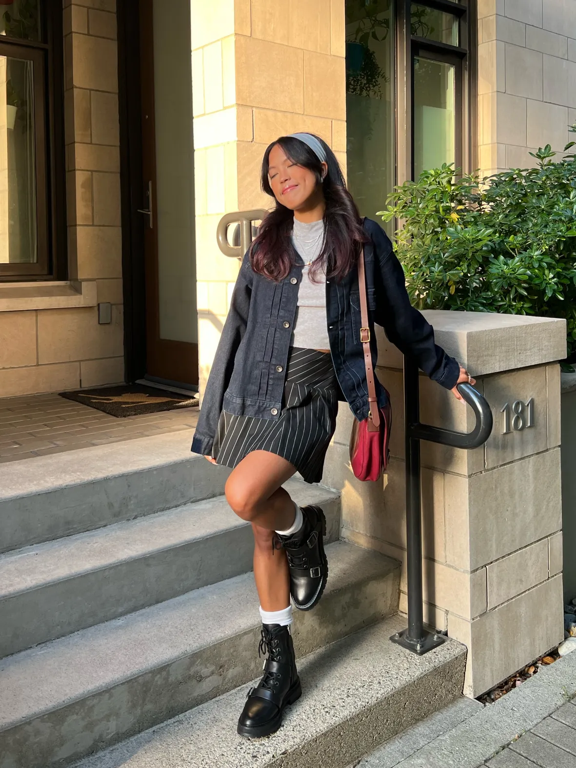 Denim Jacket Grey T-Shirt Striped Skirt Outfit Idea Denim Jacket Grey T-Shirt Striped Skirt Outfit Idea — Combat Boots Outfits