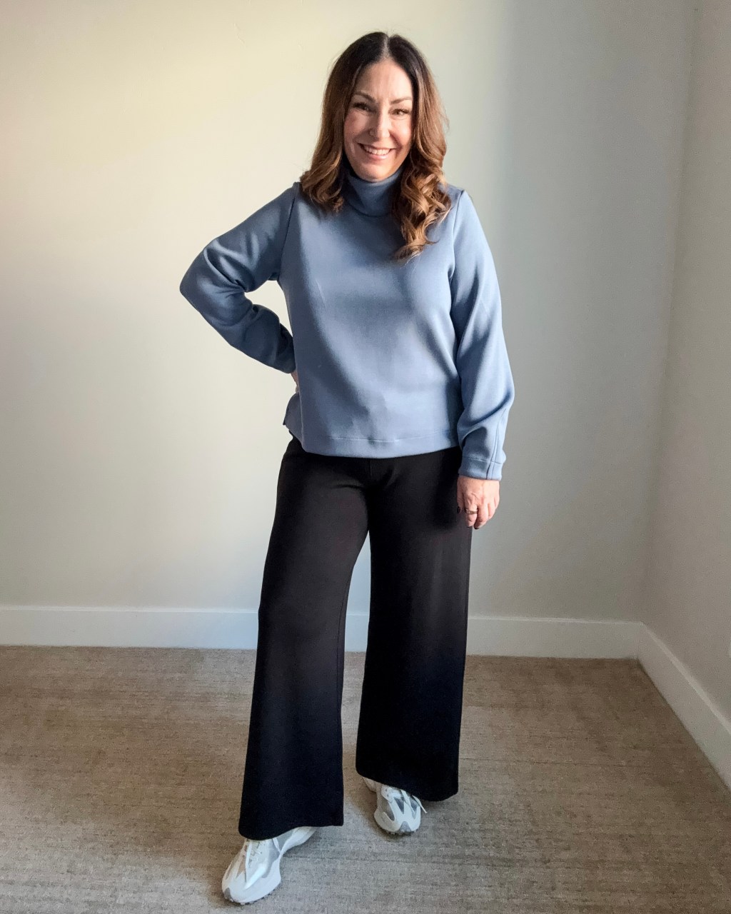 Trench Coat Over Athleisure with Colorful Accessories — Winter Athleisure Outfits