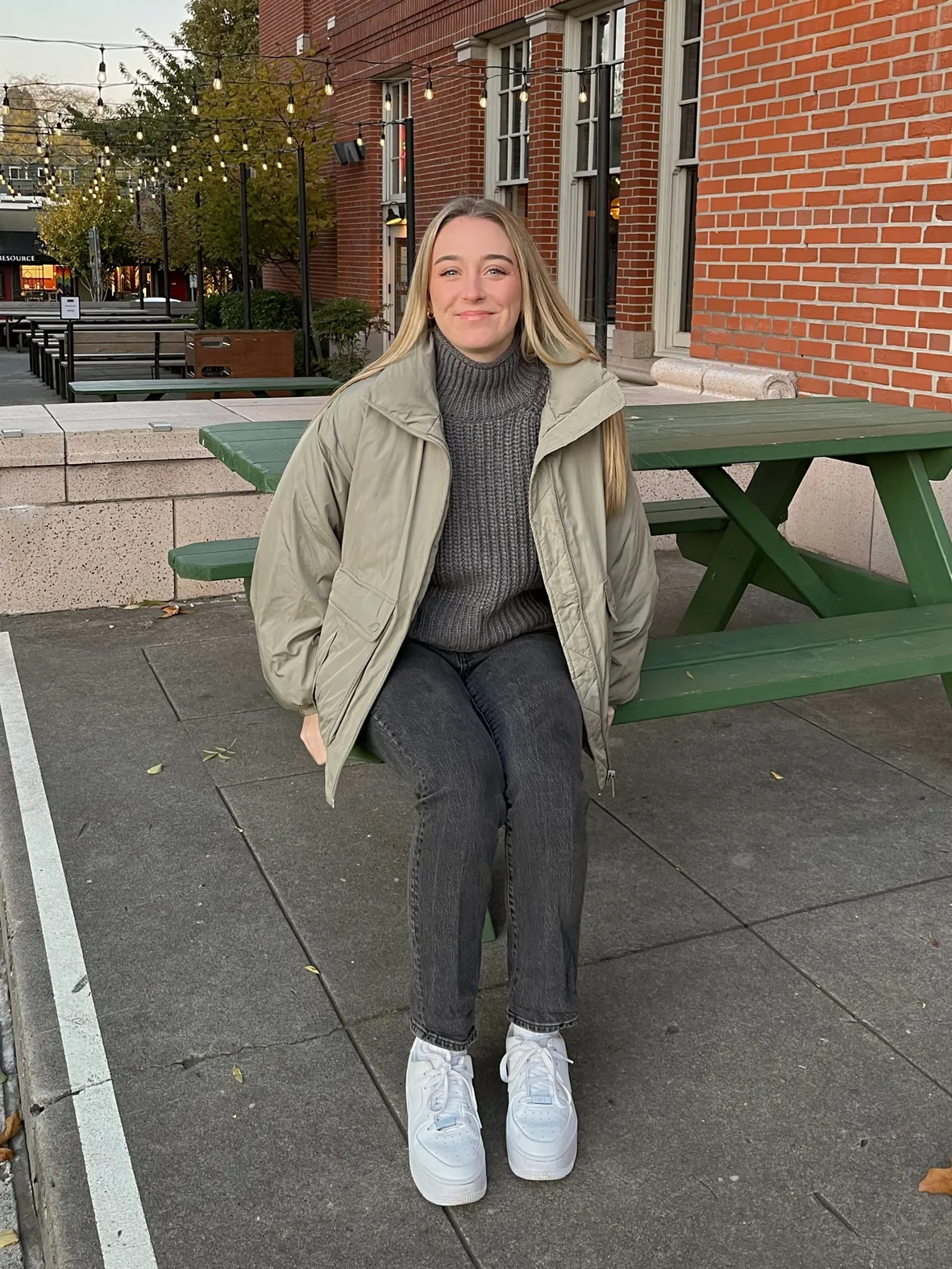 Cozy Essential: Puffer Jacket and Knit Sweater with Jeans and Sneakers Cozy Essential: Puffer Jacket and Knit Sweater with Jeans and Sneakers — Winter Outfits with Sneakers
