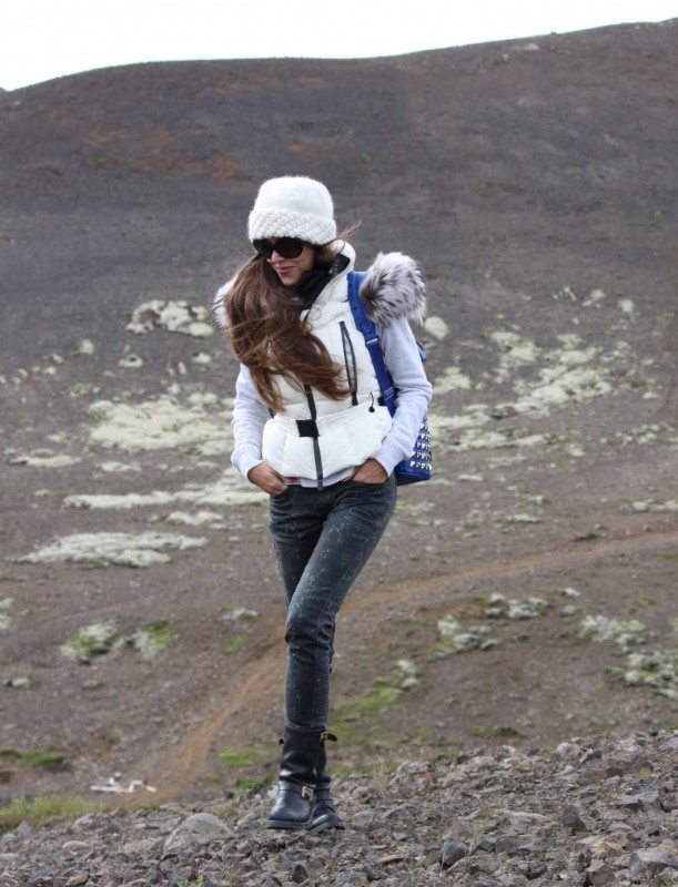 Casual Outdoor Outfit Idea — Iceland Winter Outfits