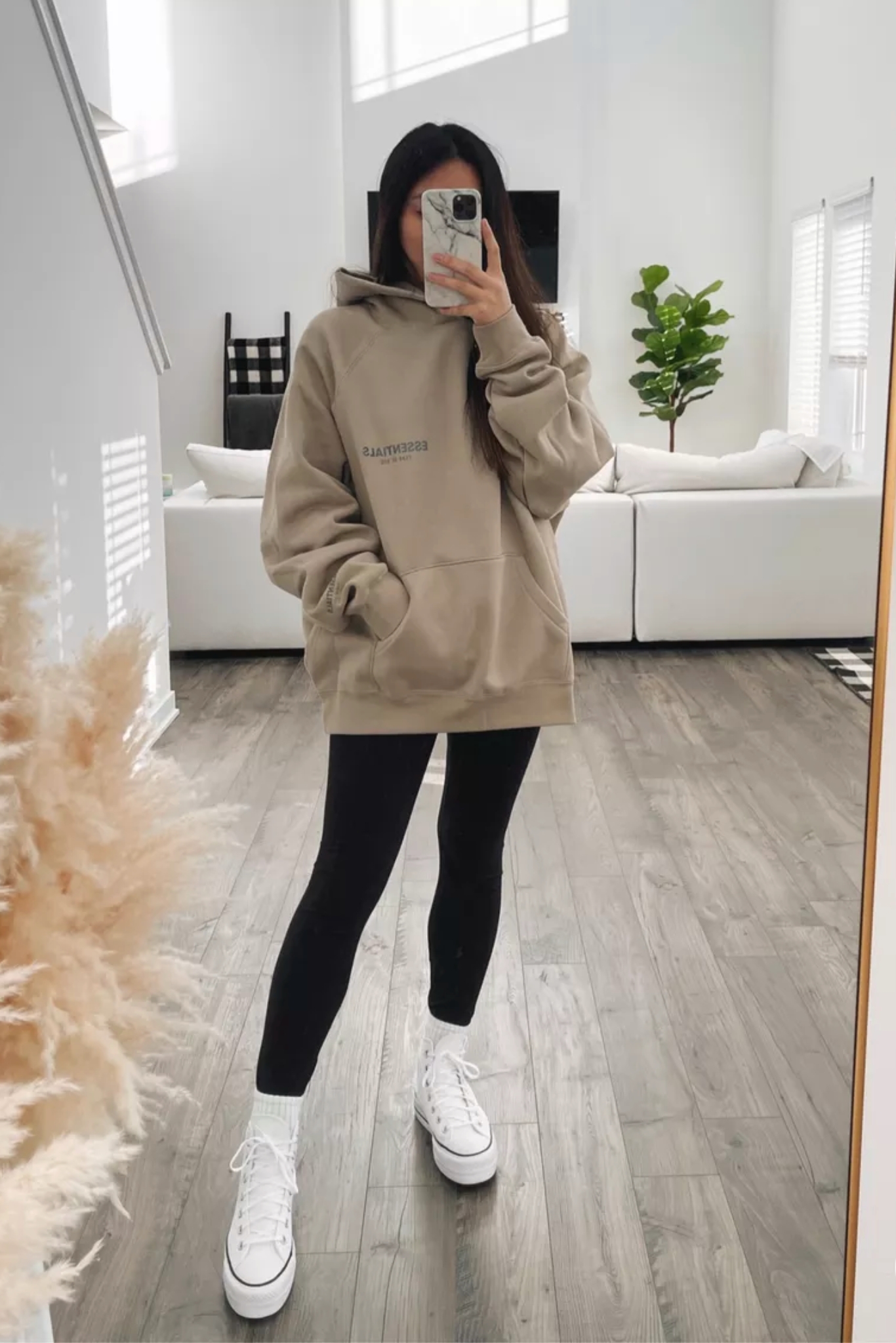 Beige Hoodie with Black Leggings and Sneakers Beige Hoodie with Black Leggings and Sneakers — Hoodie Outfits