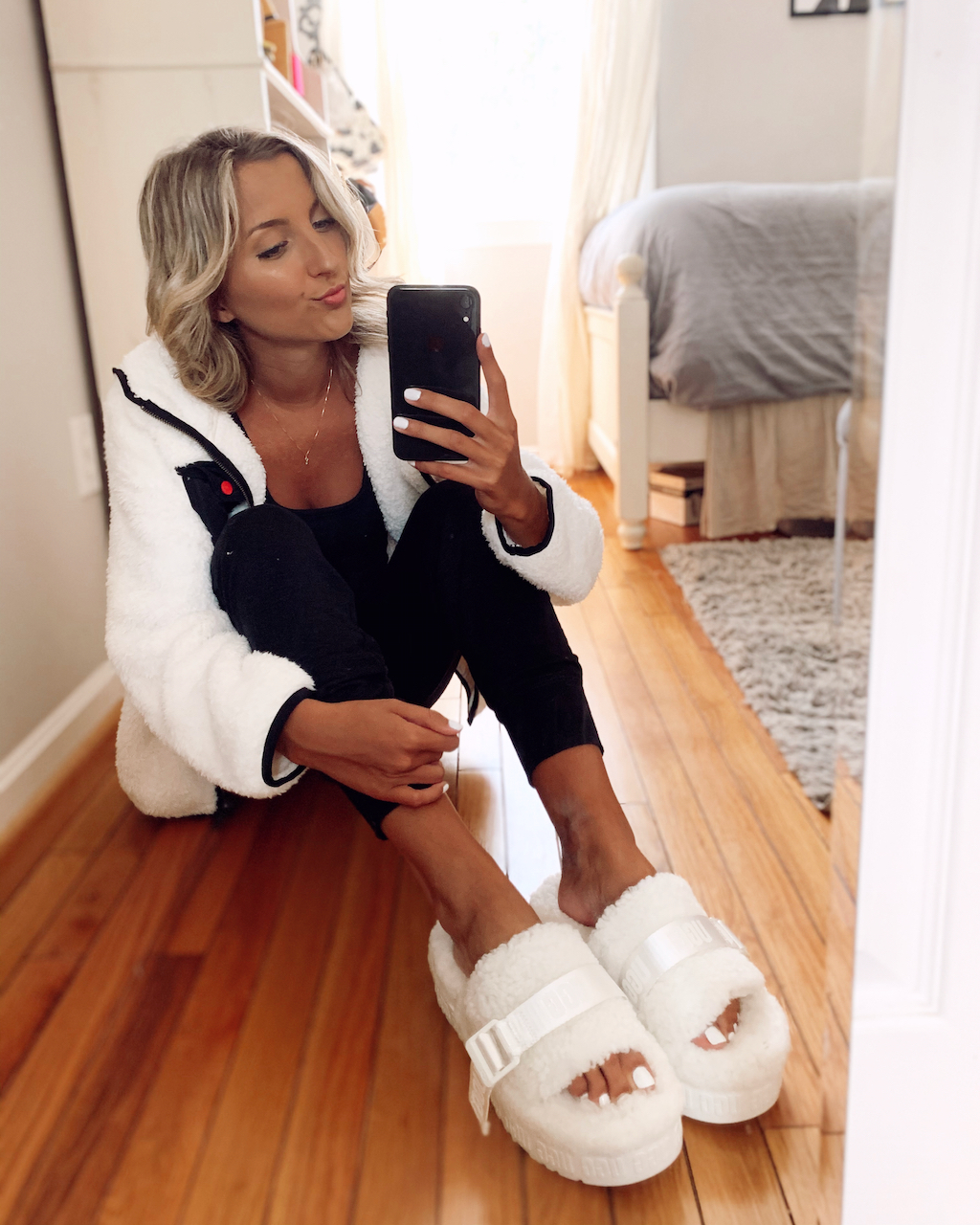 Fuzzy Zip-Up Jacket and Slides for Ultimate Cozy Comfort Fuzzy Zip-Up Jacket and Slides for Ultimate Cozy Comfort — Loungewear Outfits