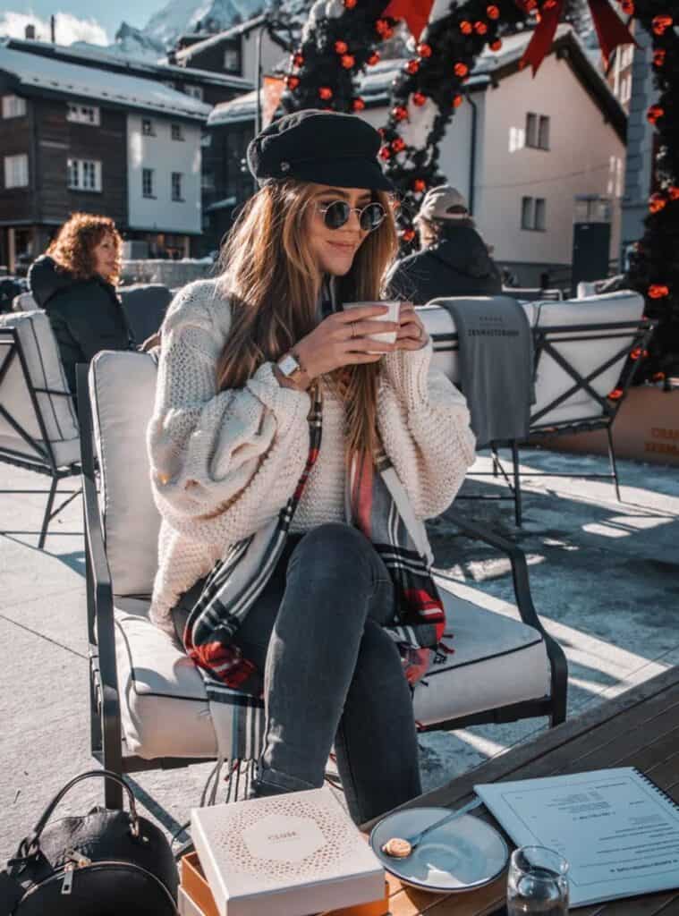 Chunky Knit Cardigan for Relaxed Winter Style — Europe Winter Outfits