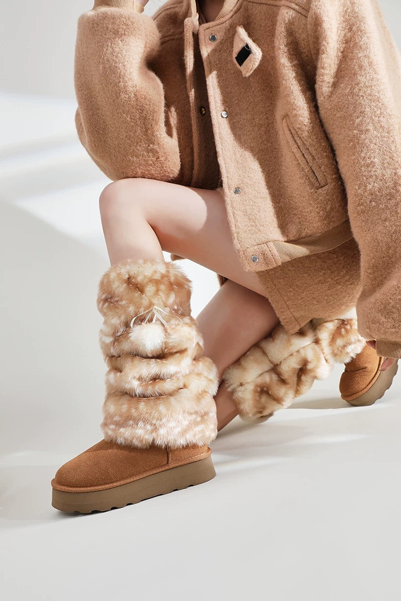 Faux Fur Trimmed Leg Warmers for a Cozy Winter Aesthetic — Leg Warmers Outfits