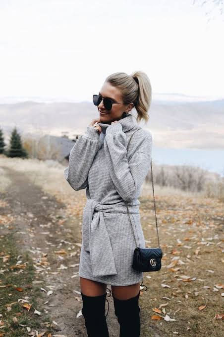 Grey Knit Mini Dress with Over-the-Knee Boots Grey Knit Mini Dress with Over-the-Knee Boots — Minimalist Winter Outfits