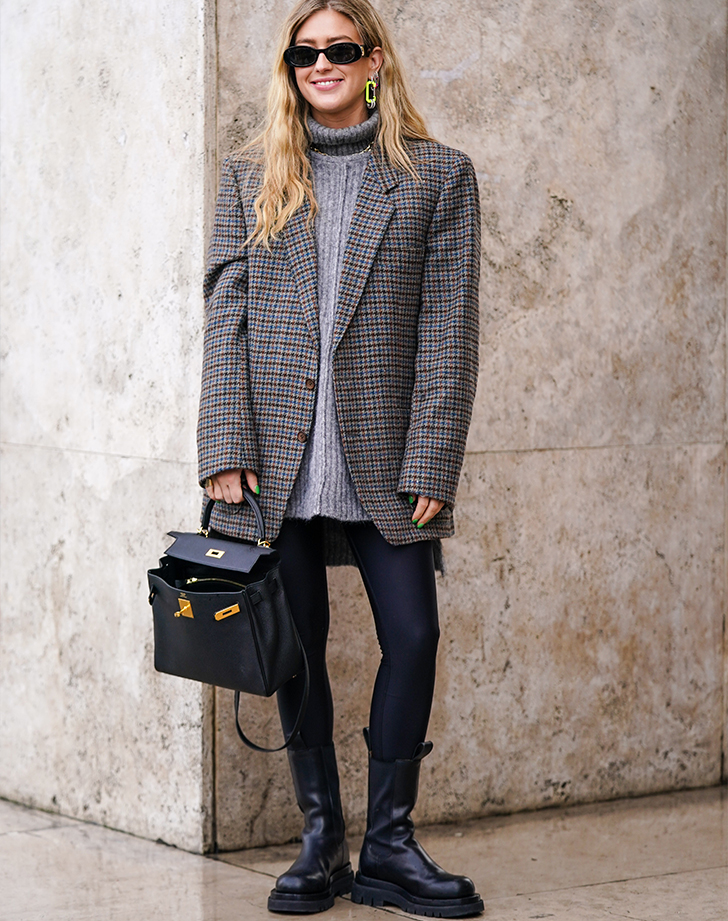 Oversized Plaid Blazer with Chunky Sole Boots Oversized Plaid Blazer with Chunky Sole Boots — Snow Boots Outfits