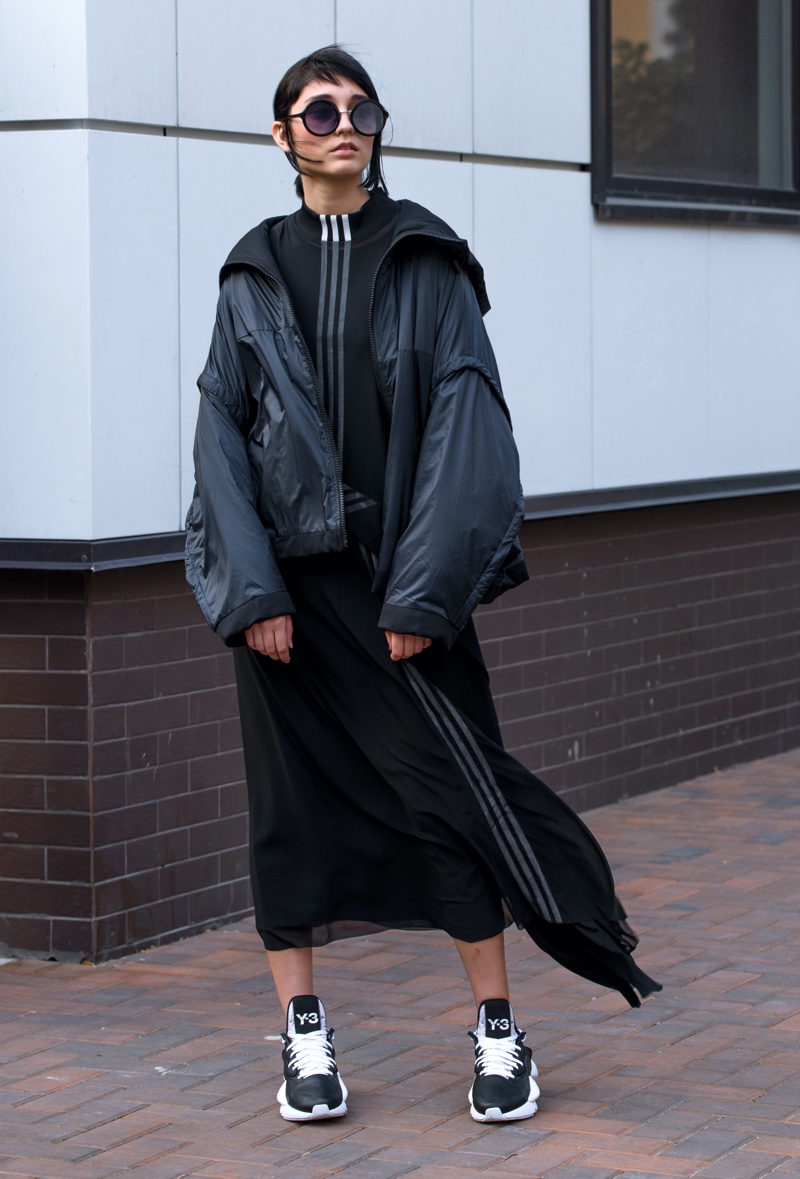Monochromatic Edge: Midi Dress and Hooded Jacket with Sneakers Monochromatic Edge: Midi Dress and Hooded Jacket with Sneakers — Winter Outfits with Sneakers