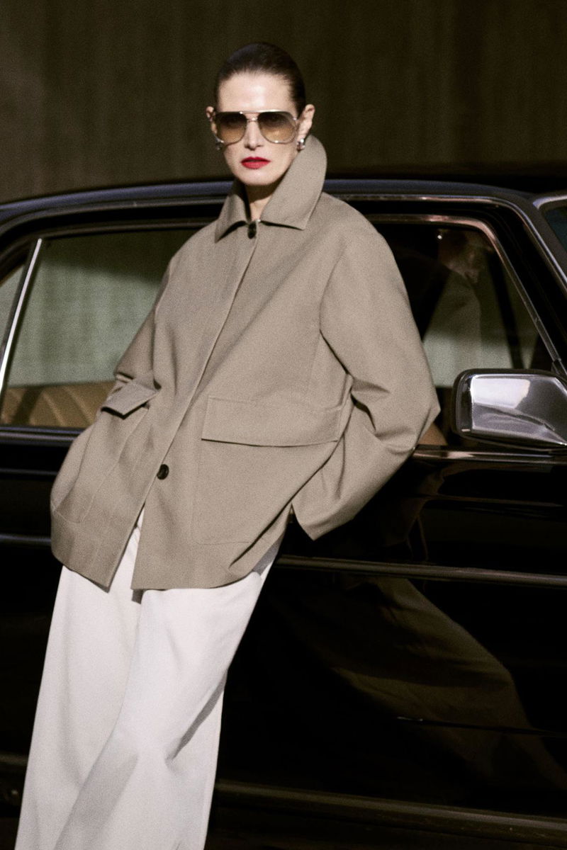 Casual Chic: Cropped Beige Car Coat with White Trousers — Car Coat Outfits