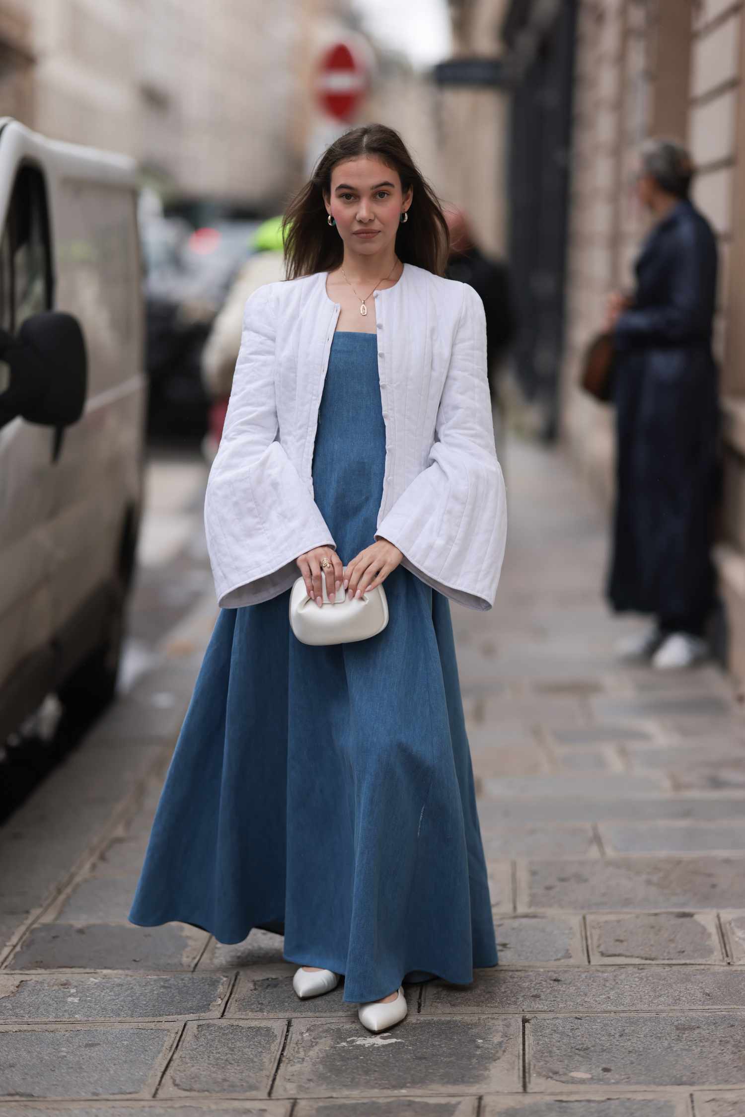Street Style Sophistication: Satin Trench with Denim — Car Coat Outfits