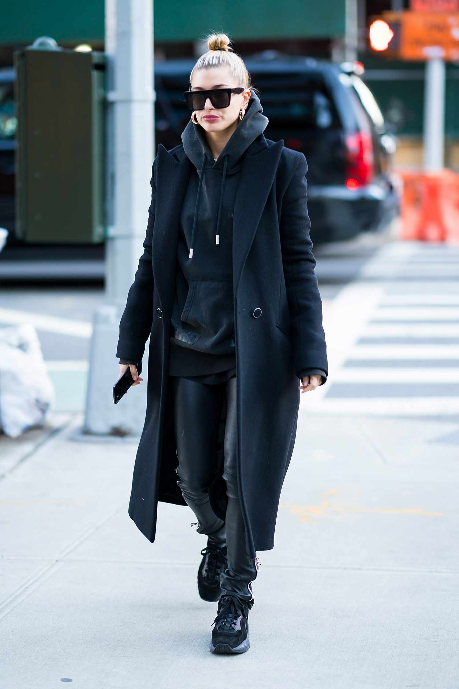 Casual Black Coat with Hoodie and Leather Pants Casual Black Coat with Hoodie and Leather Pants — Black Coat Outfits