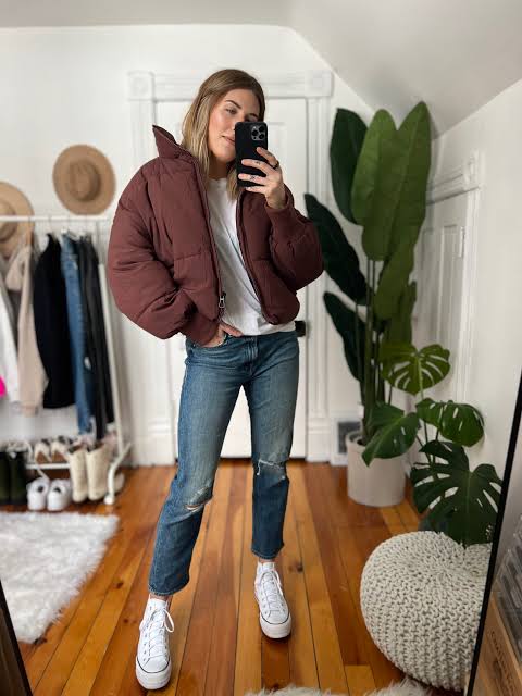 Oversized Black Puffer Jacket with Bright Orange Sneakers Oversized Black Puffer Jacket with Bright Orange Sneakers — Winter Puffer Jacket Outfits