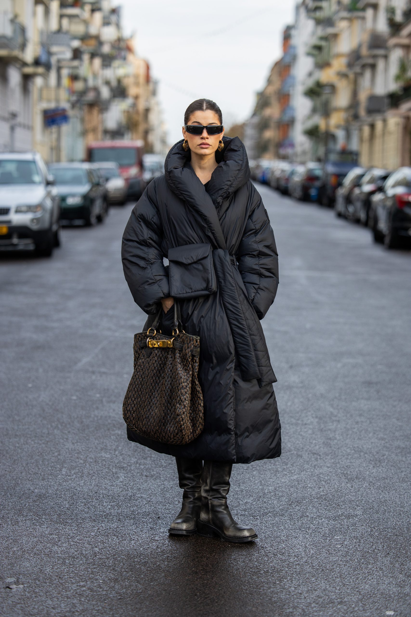 Oversized Belted Puffer for Daytime Chic Oversized Belted Puffer for Daytime Chic — Long Puffer Coat Outfits