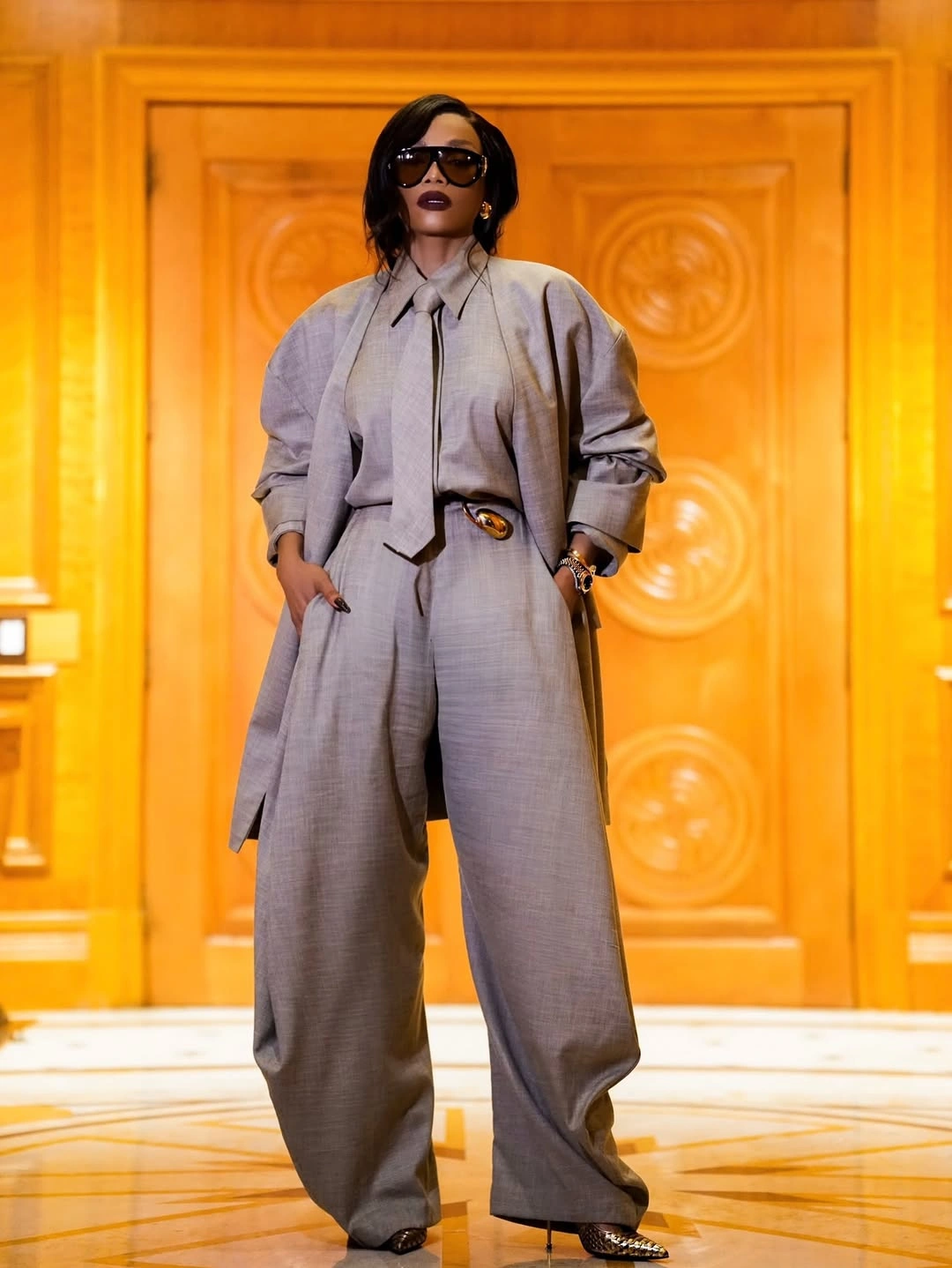 business casual dress code for women Soft Tailoring With A Powerful Silhouette