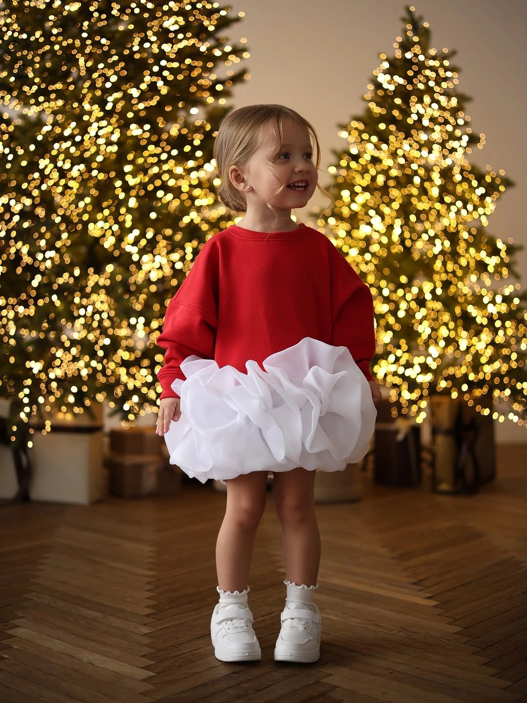 christmas outfits for kids 2026 Red And White Ruffle Skirt With A Cozy Sweatshirt