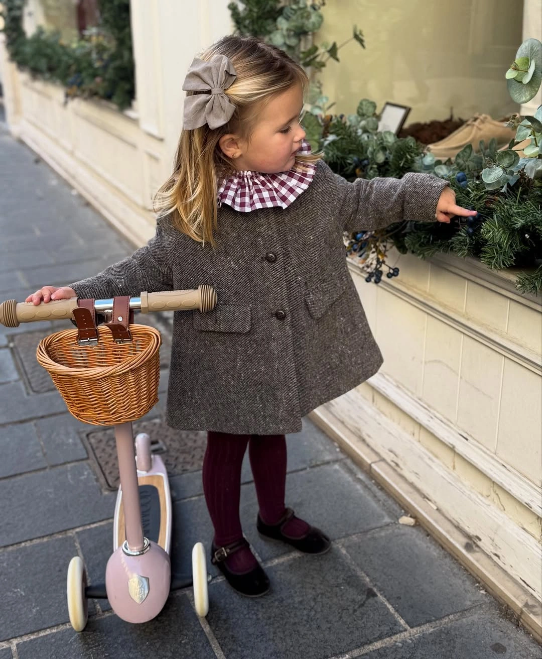 christmas outfits for kids 2026 Gray Tweed Coat With A Soft Plaid Collar
