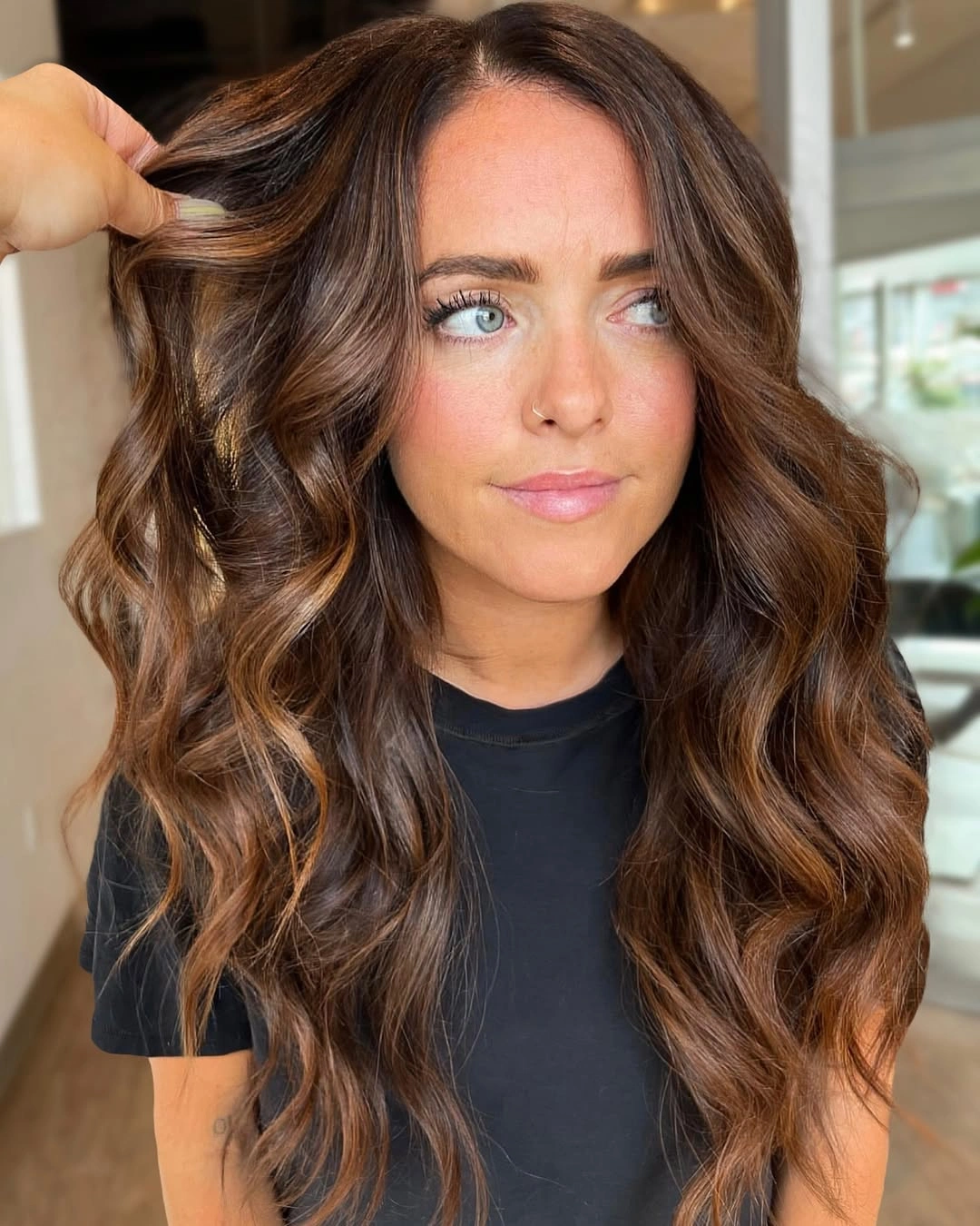 cozy winter hair color ideas for brunettes Warm Chestnut Brunette With Loose Waves