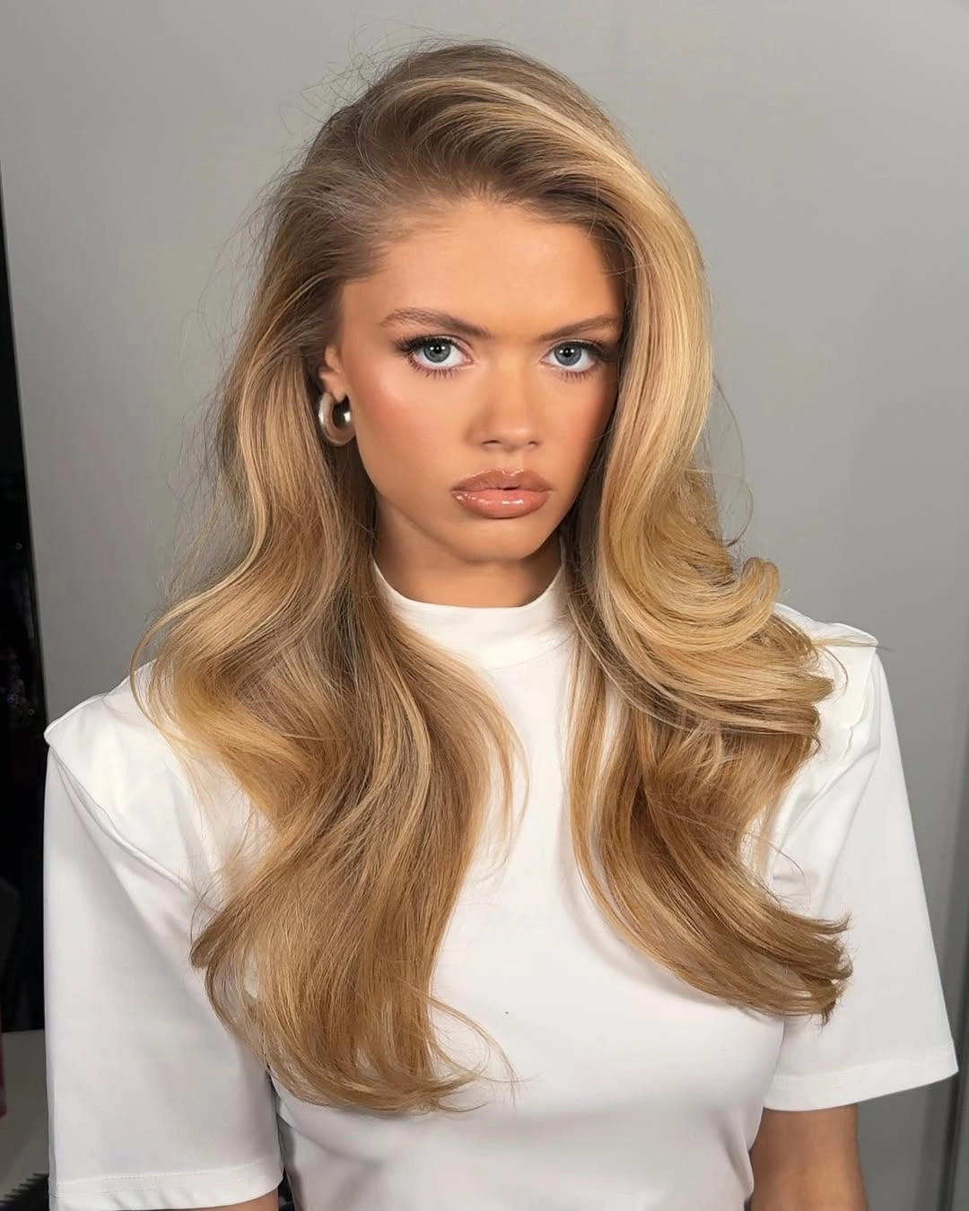 deep waves hairstyle - Golden Long Deep Waves
