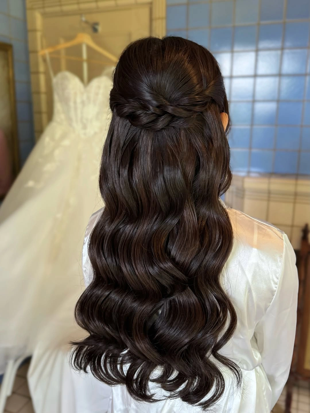 funeral hairstyles for women - Soft Half Up Waves for a Quiet Polished Look