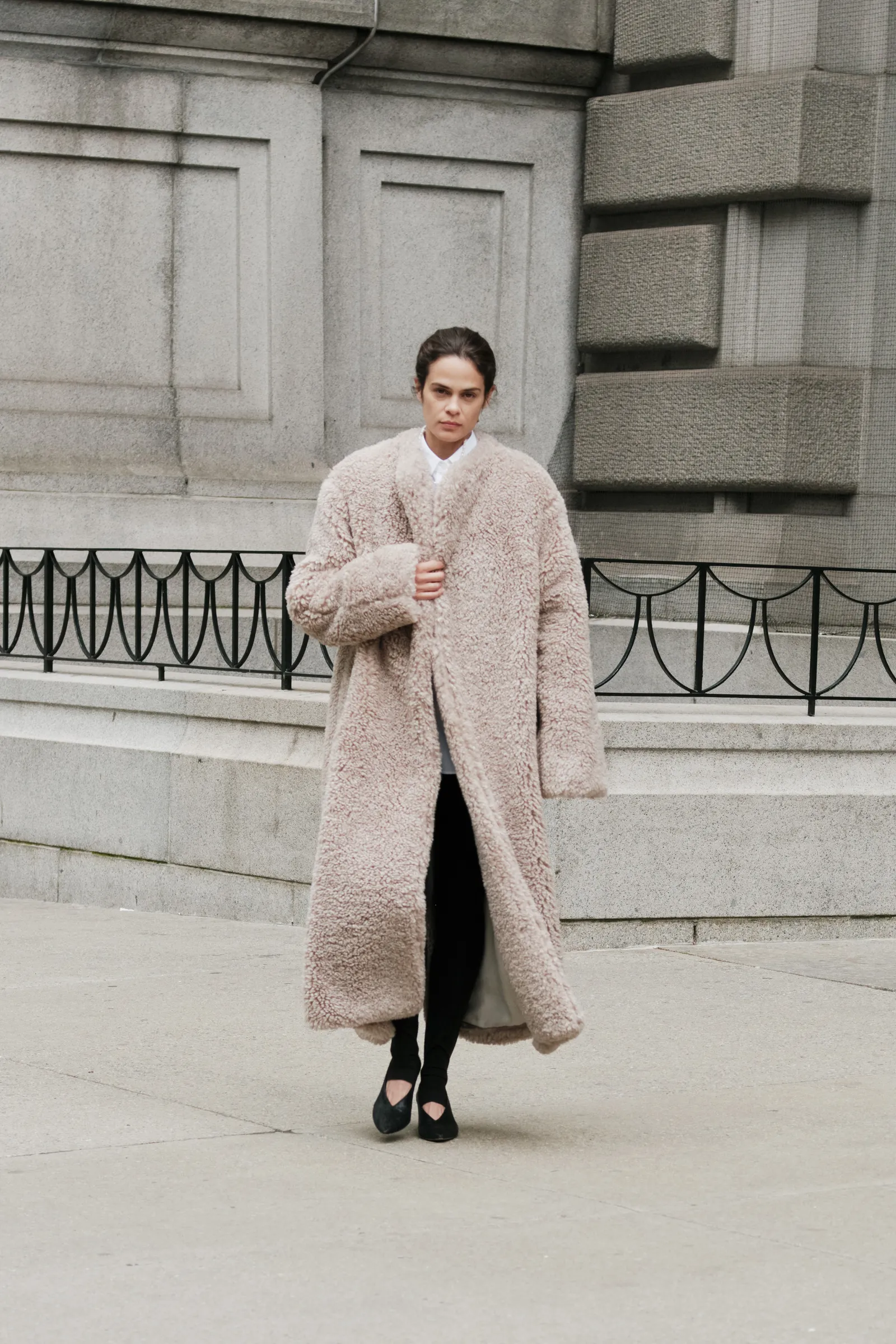 Beige Teddy Fleece Coat: Warm and Fashionable Winter Look — Scandinavian Winter Outfits