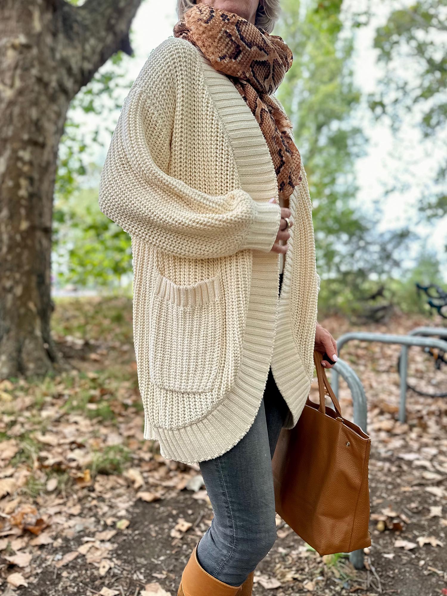 Cream Chunky Knit Cardigan with Grey Jeans — Cardigan Outfits