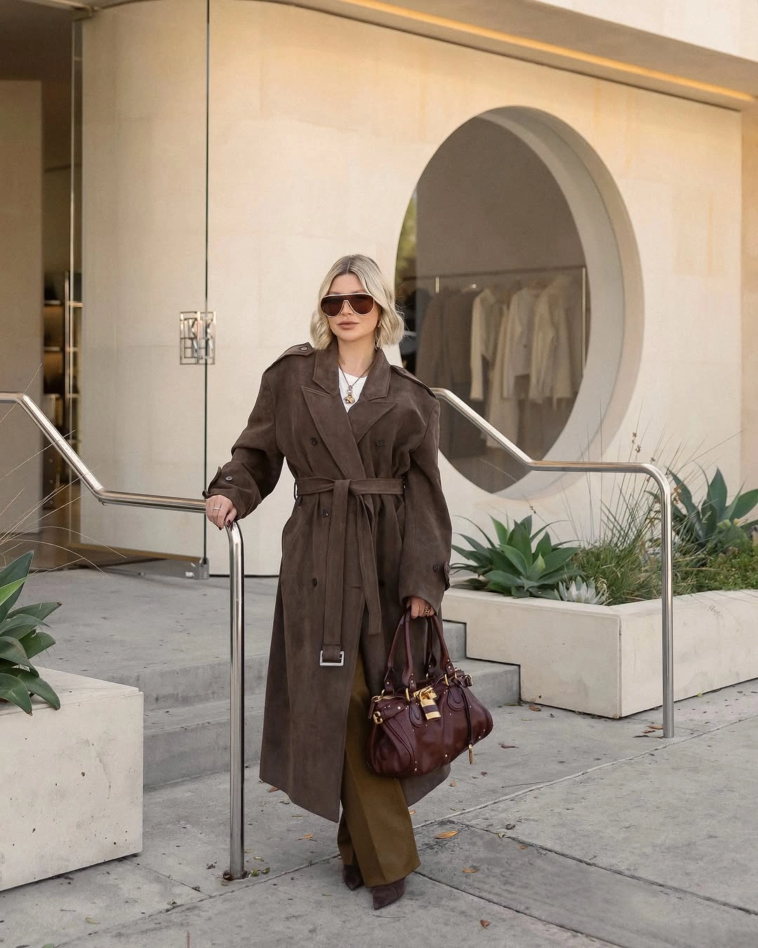 november outfits ideas 2026 Long Brown Trench With Wide Trousers