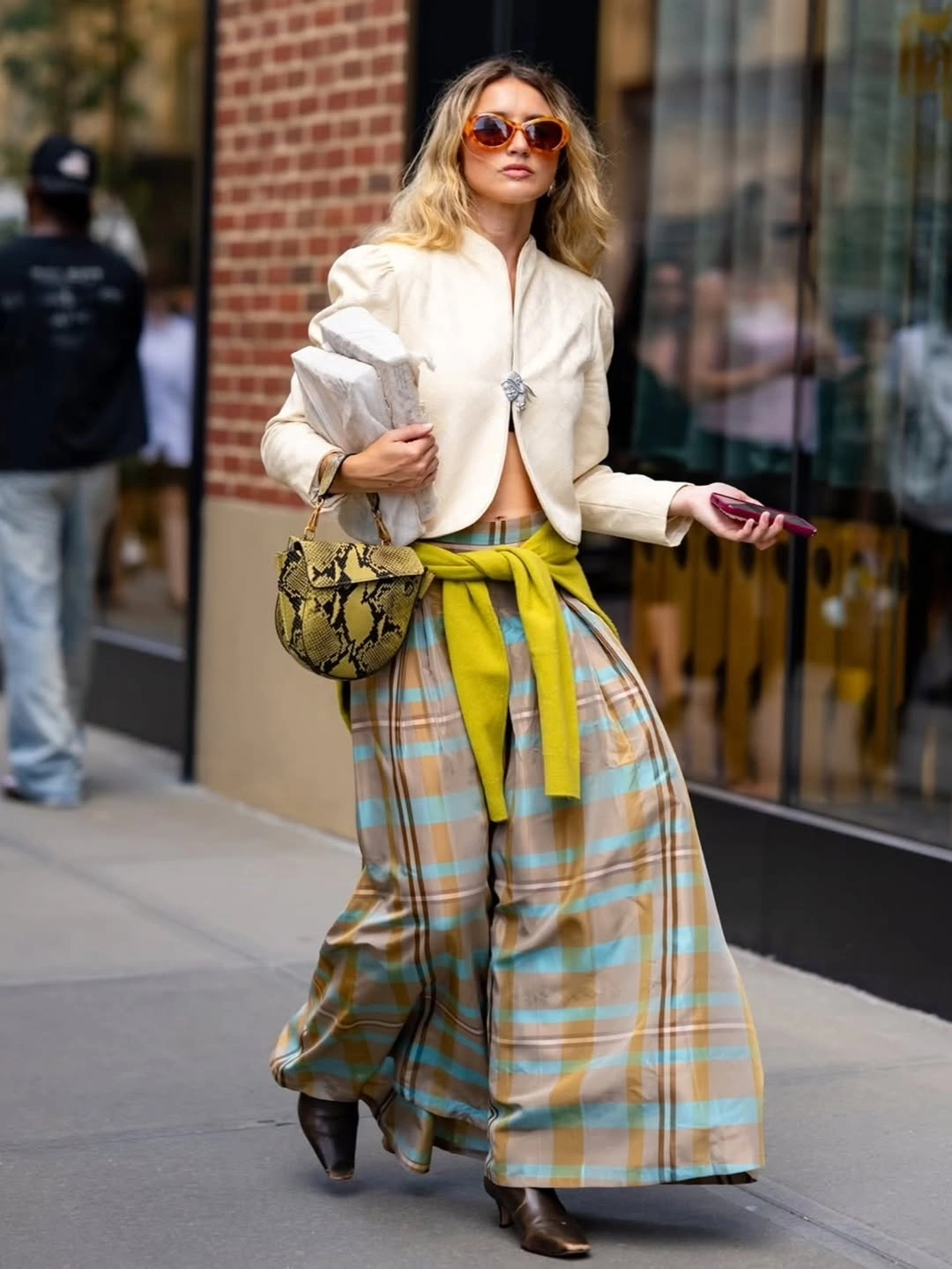 trendy outfits for women over 30 2027 playful plaid outfit