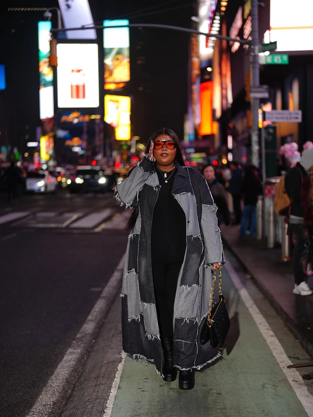 winter outfit for plus size women Patchwork Denim For A City Night