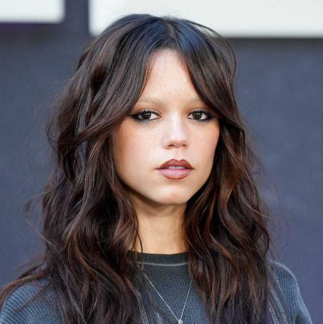Collarbone Wavy Blowout With Curtain Bangs Collarbone Wavy Blowout With Curtain Bangs — Winter Hairstyles for Plus Size Women
