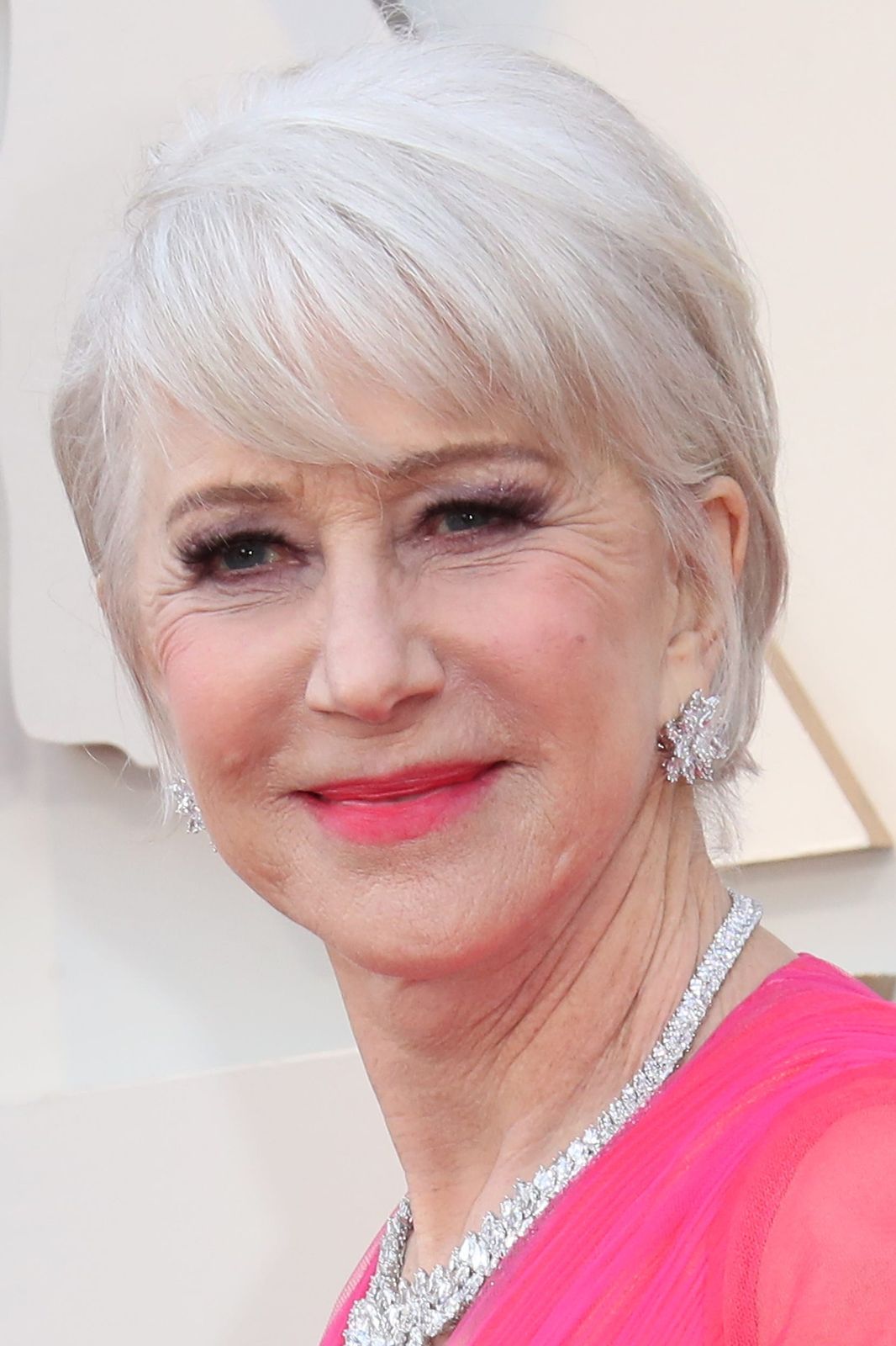 Silver Chin Bob With Side Swept Bangs Silver Chin Bob With Side Swept Bangs — Winter Hairstyles for Women Over 70