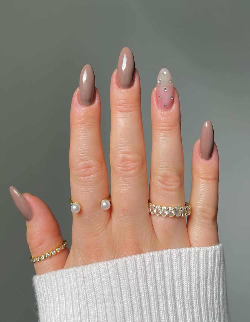 Taupe Gradient Rhinestone Almond Nails Taupe Gradient Rhinestone Almond Nails — Long Winter Nails