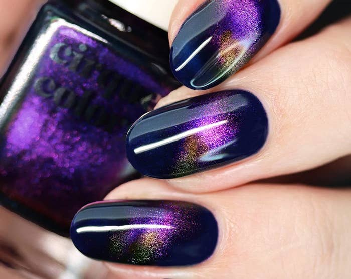Short Oval Purple and Gold Cat-Eye Short Oval Purple and Gold Cat-Eye — Winter Purple Nails