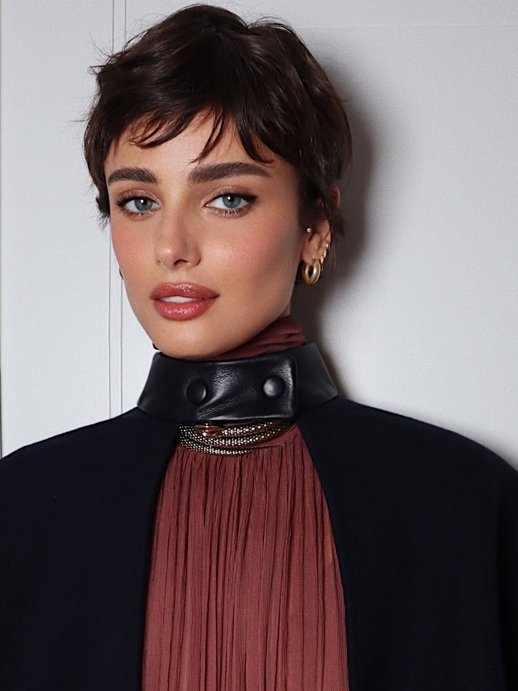 темно-коричневый Visual Idea темно-коричневый Visual Idea — Short Winter Haircuts