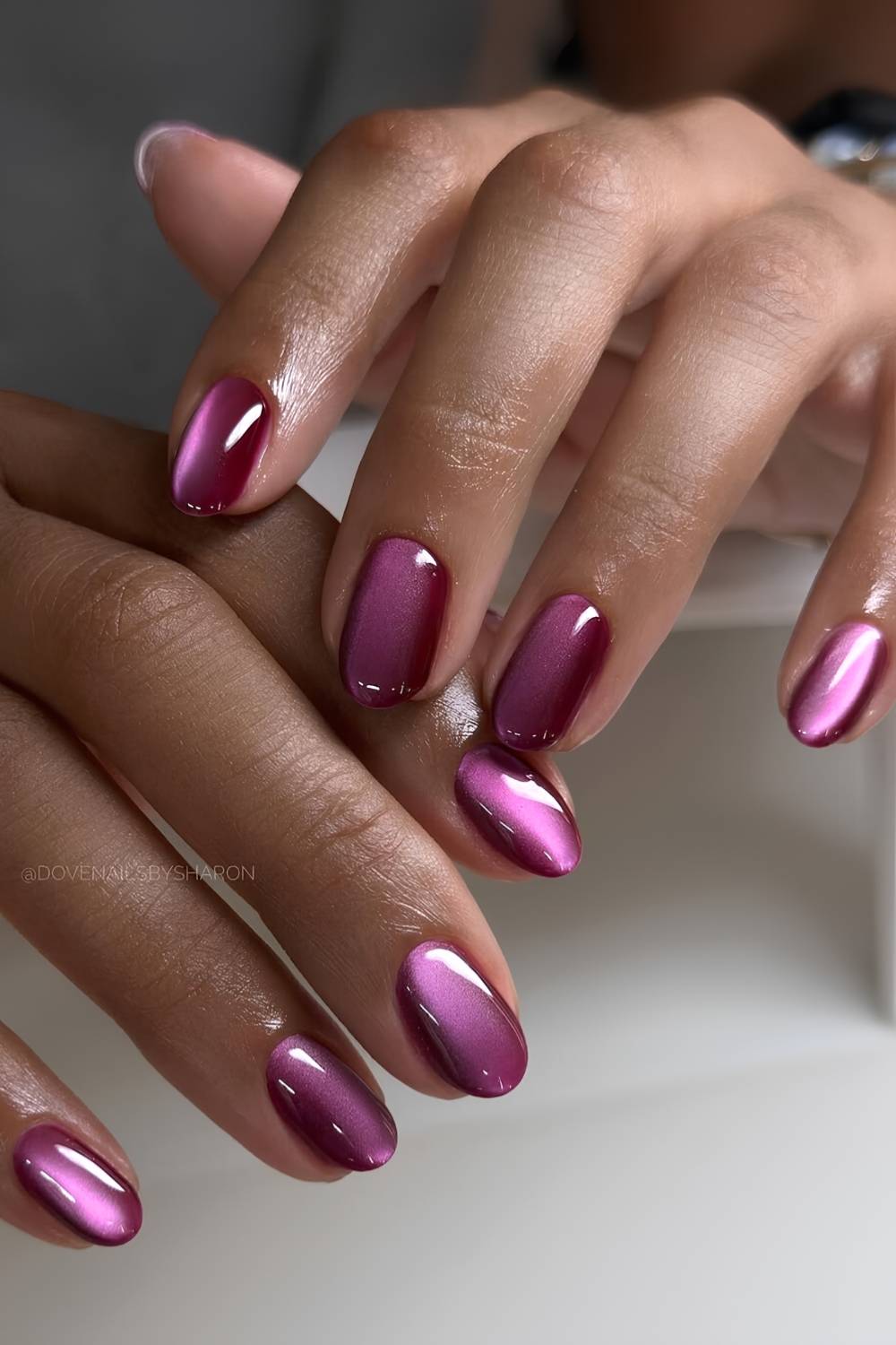 Shifting Magenta Pink-Blue Cat Eye — Winter Cat Eye Nails