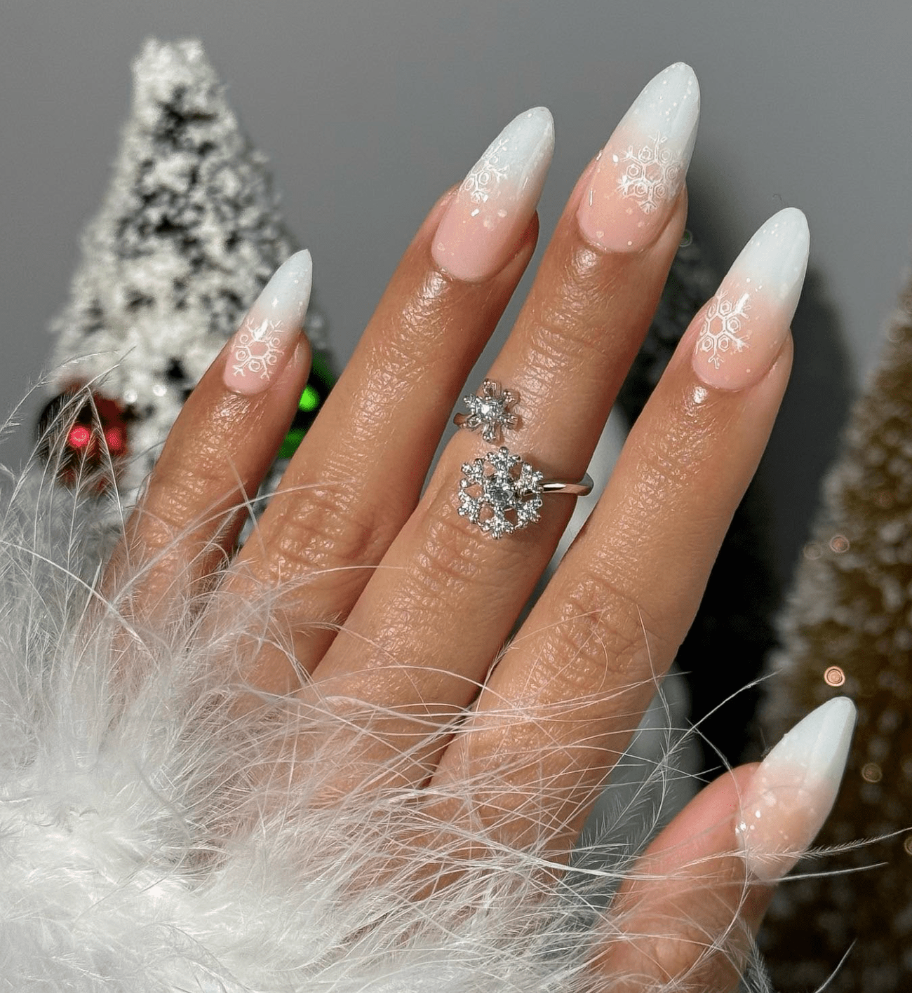 White Pink Shimmer Snowflake Almonds White Pink Shimmer Snowflake Almonds — Winter Ombre Nails