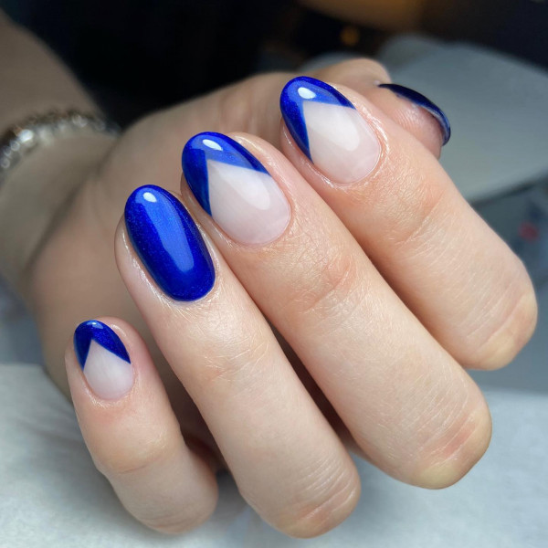 Medium Oval Blue V-French Medium Oval Blue V-French — Winter Oval Nails