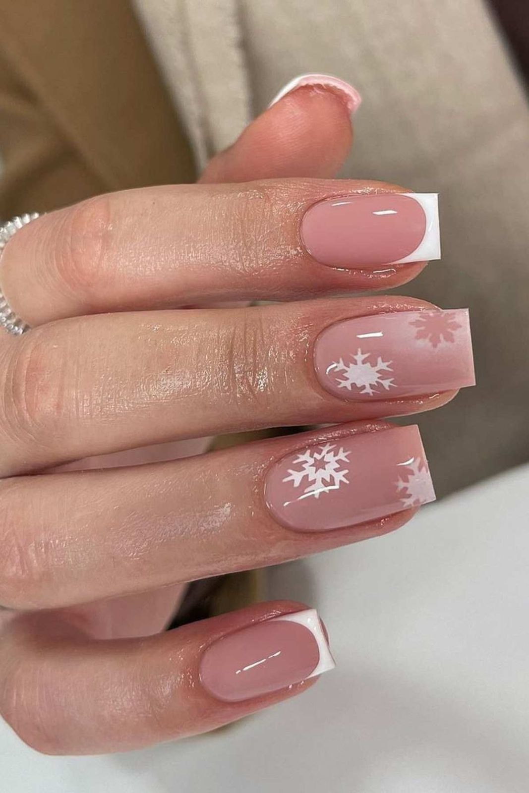 Glossy Visual Idea Glossy Visual Idea — Winter Square Nails