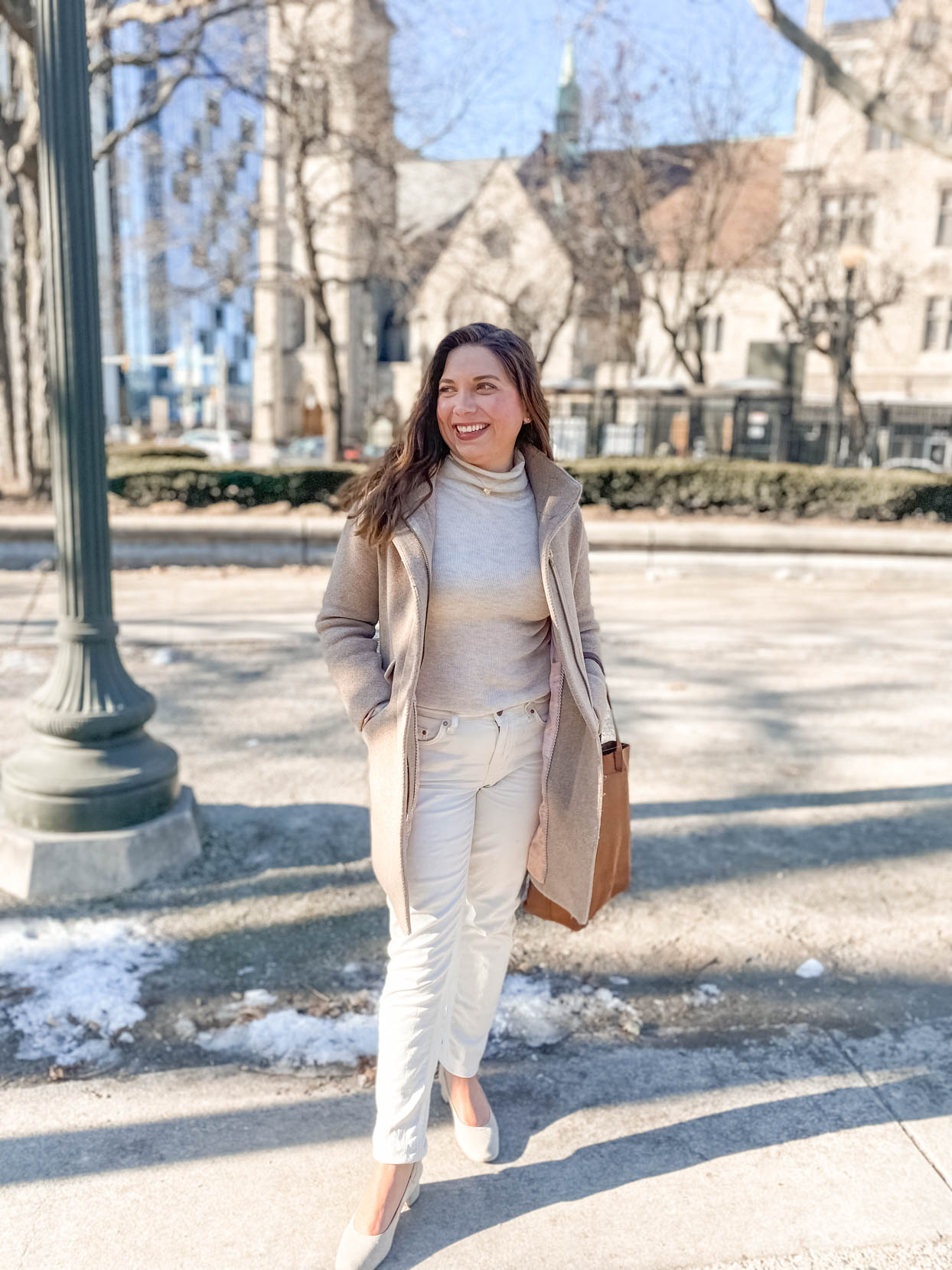 Beige Wool-Blend Coat with Light Grey Turtleneck and White Pants Beige Wool-Blend Coat with Light Grey Turtleneck and White Pants — January Outfits