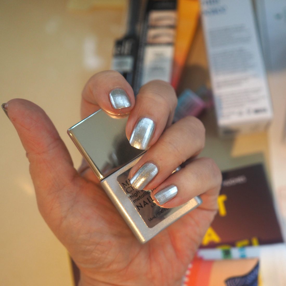 Short Oval Silver Chrome Nails Short Oval Silver Chrome Nails
