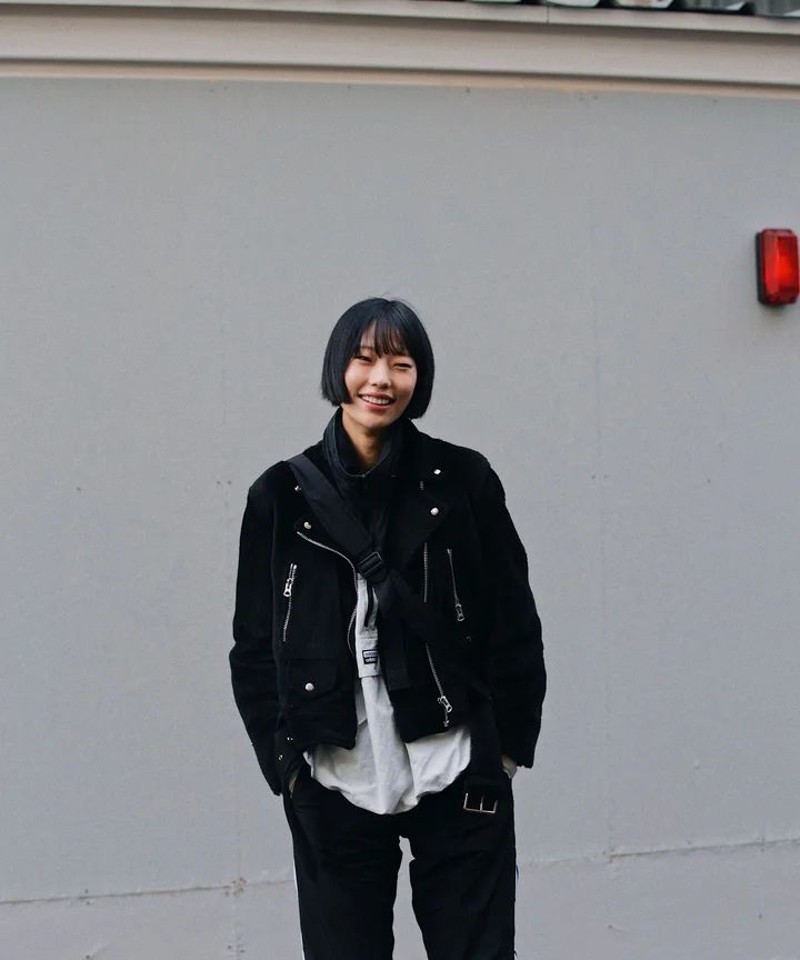 Sleek Black Micro-Bob — Winter Bob Haircuts